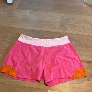 Lululemon wet dry shorts size 8